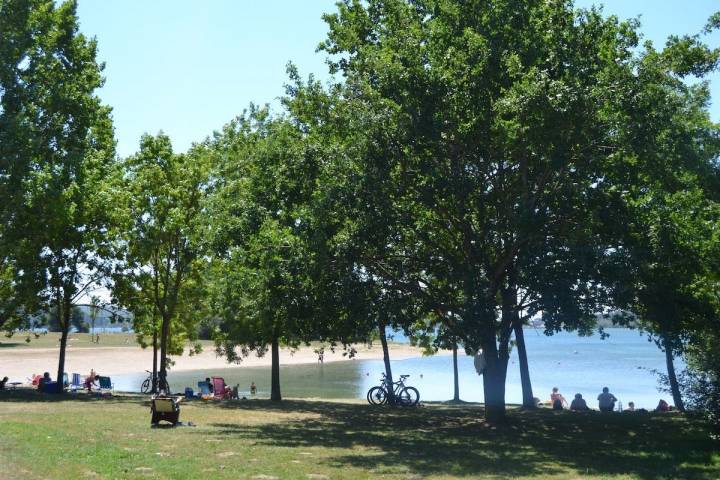 El ambiente playero en Landa es de lo más apetecible.