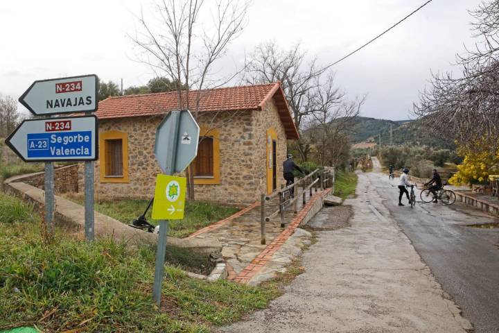 Llegando a la etapa valenciana de la mayor vía verde de España.