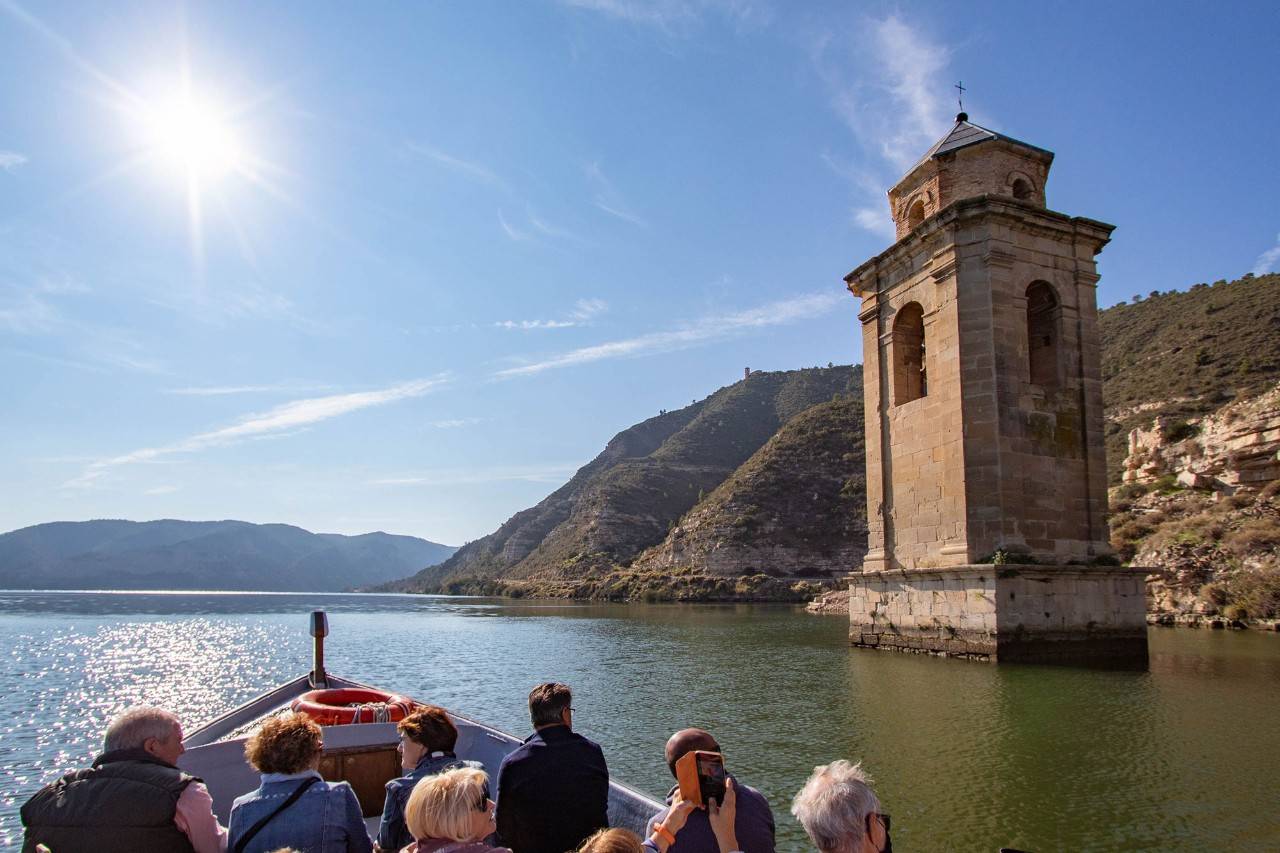 Dos pueblos que se negaron a hundirse en el Ebro