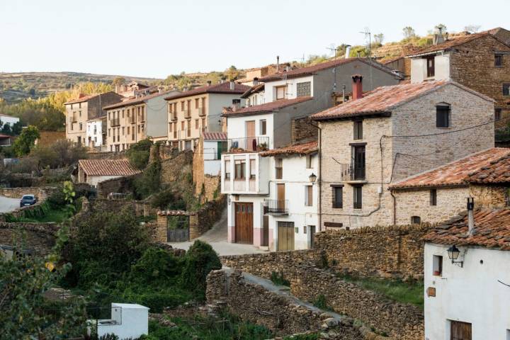 Ruta Maestrazgo Teruel La Iglesuela casas