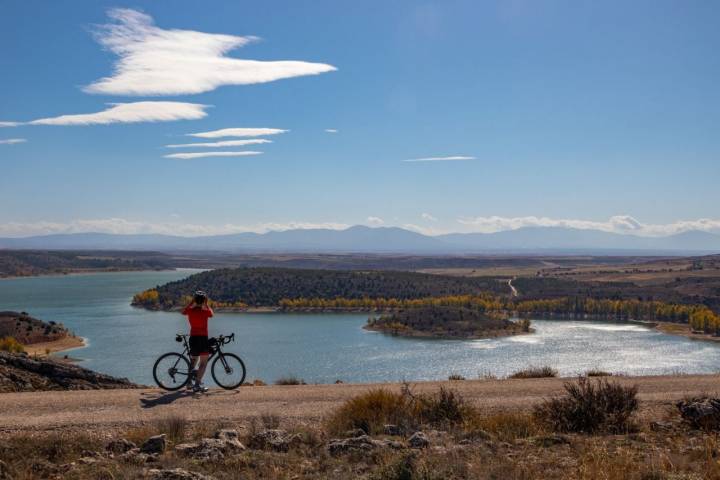 Vistas del Pantano de Linares a escasos metros de la SG-945.