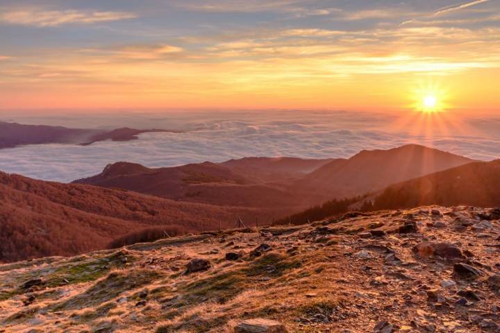 Amanecer en el Turo de L´Home. Foto: Shutterstock.