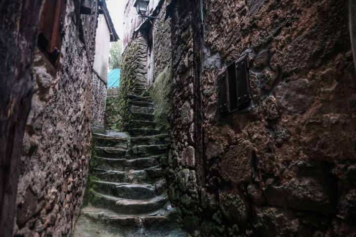 Los callejones convierten a esta villa en un pequeño laberinto.