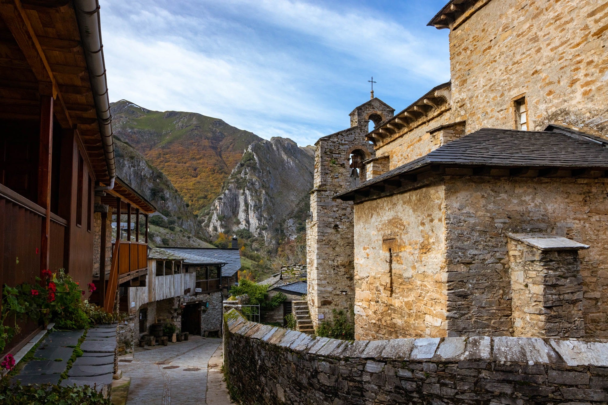 Ruta Tebaida Berciana Peñalba de Santiago pueblo