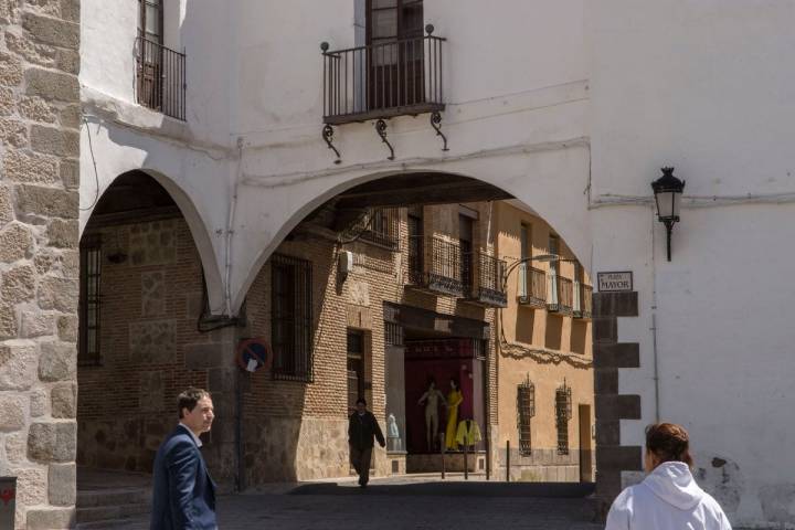 Arcos de Manzanillas y Tendezuelas en Puebla de Montalbán.