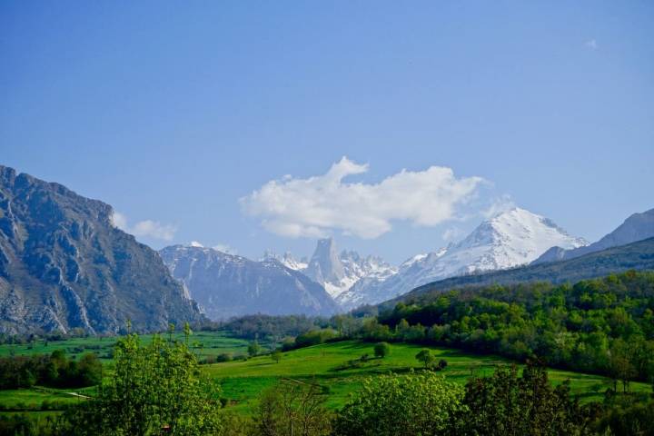 Mirador del Naranjo de Bulnes en Poo de Cabrales.