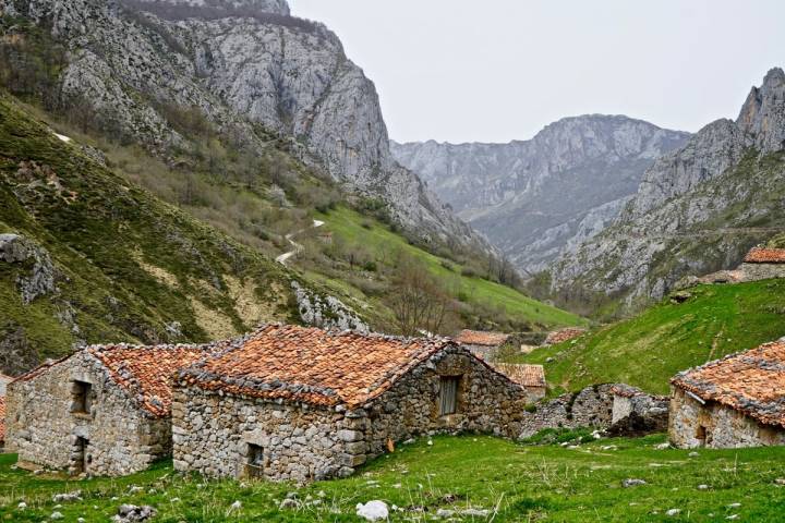 Cabañas invernales de Sotres.