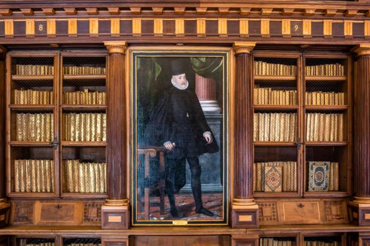 Felipe II entre sus libros tesoro, pintado por Juan Pantoja de la Cruz.