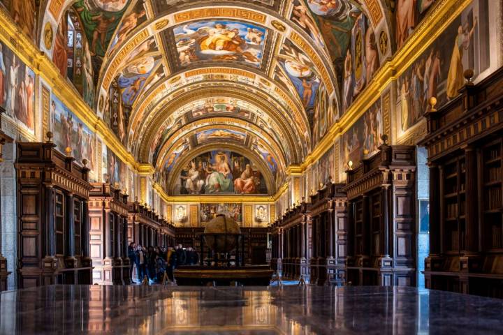 La Biblioteca, maravillosa en contenido y en continente.