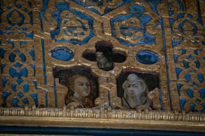 La reina con gafas de los Reales Alcázares en el Alcázar de Sevilla.