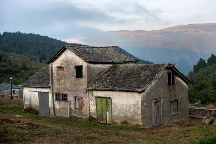 La despoblación y abandono se atisba en muchos sitios.