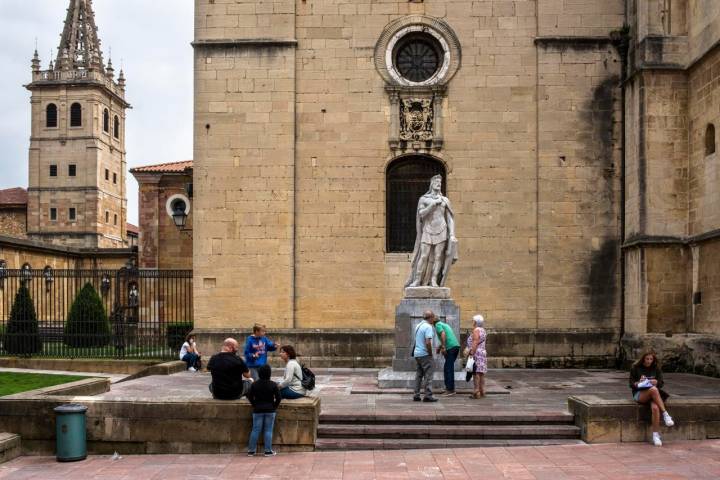 monumento alfonso ii oviedo