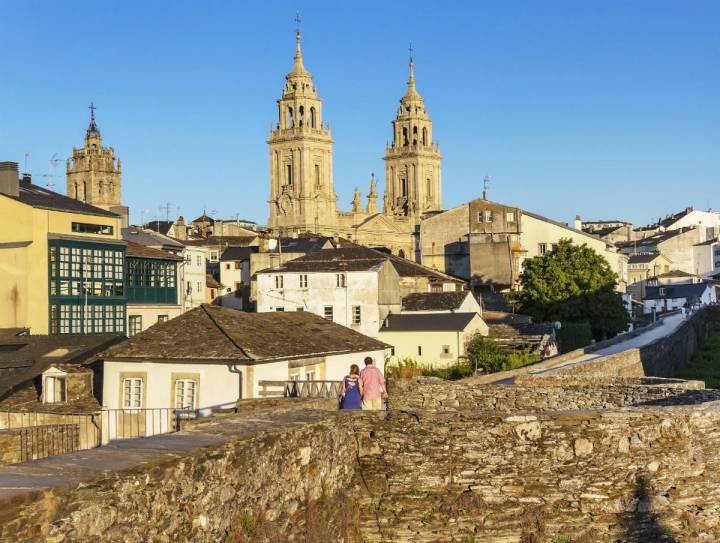 Siempre puedes perderte entre callejuelas. Foto: Shutterstock.