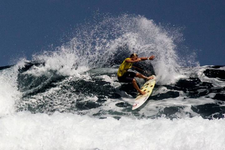 En la isla hay olas distintas para cada tipo de surfero, ¡toma nota!