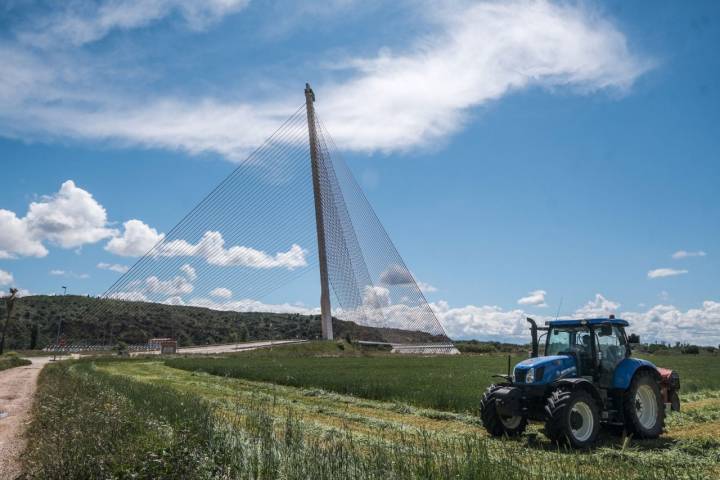 El Puente de Castilla-La Mancha, con sus 192 metros, es el más alto de España.