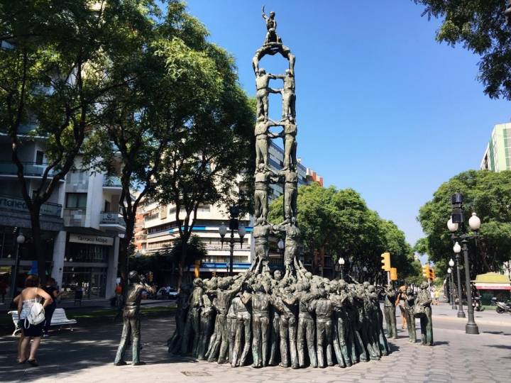 No te olvides de saludar a los Castellers. Foto: C.P.