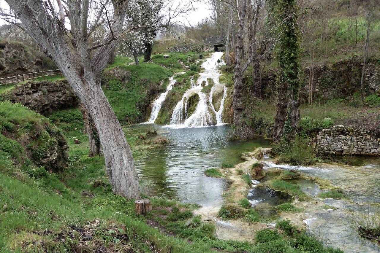 Los cantares de tres cascadas en un mismo pueblo