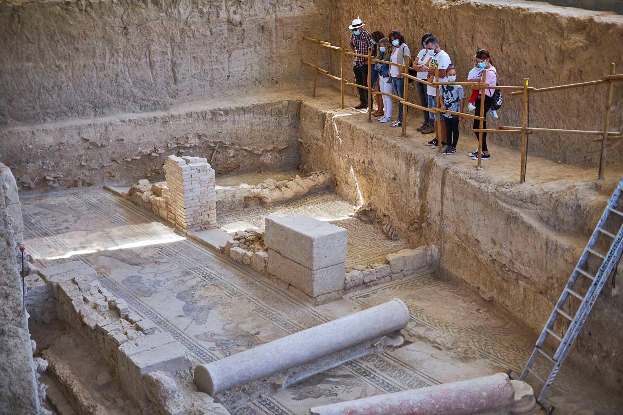 Paseo por la historia y banquete granadino