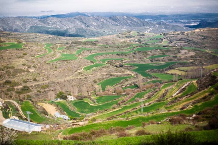 Ujué: panorámica de los campos que rodean la villa