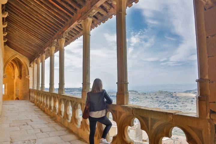 Ujué: vistas desde la iglesia-fortaleza de Santa María (apertura)