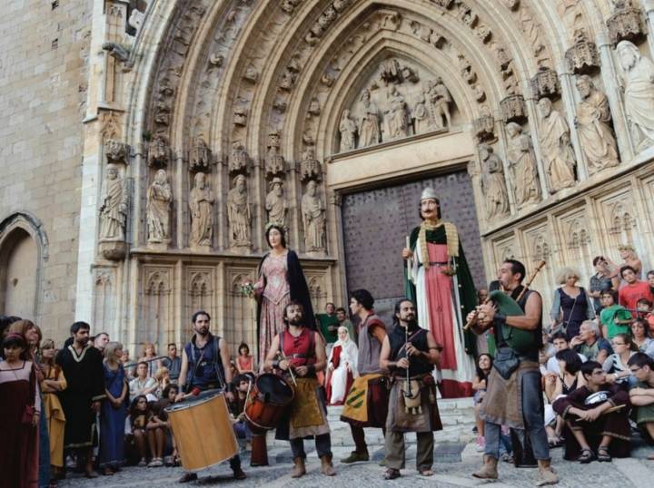  Puedes iniciar un paseo por el barrio medieval para enamorarte del glorioso pasado de Castelló.