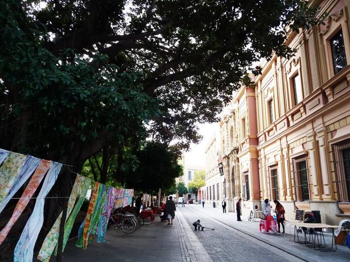 De paseo por el mercadillo. Foto: Mamadú Dabó.