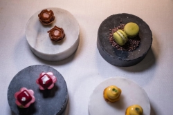 petit four