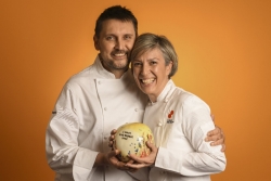 Juanjo Losada y Yolanda Rojo, con los dos Soles recibidos por primera vez en 2022