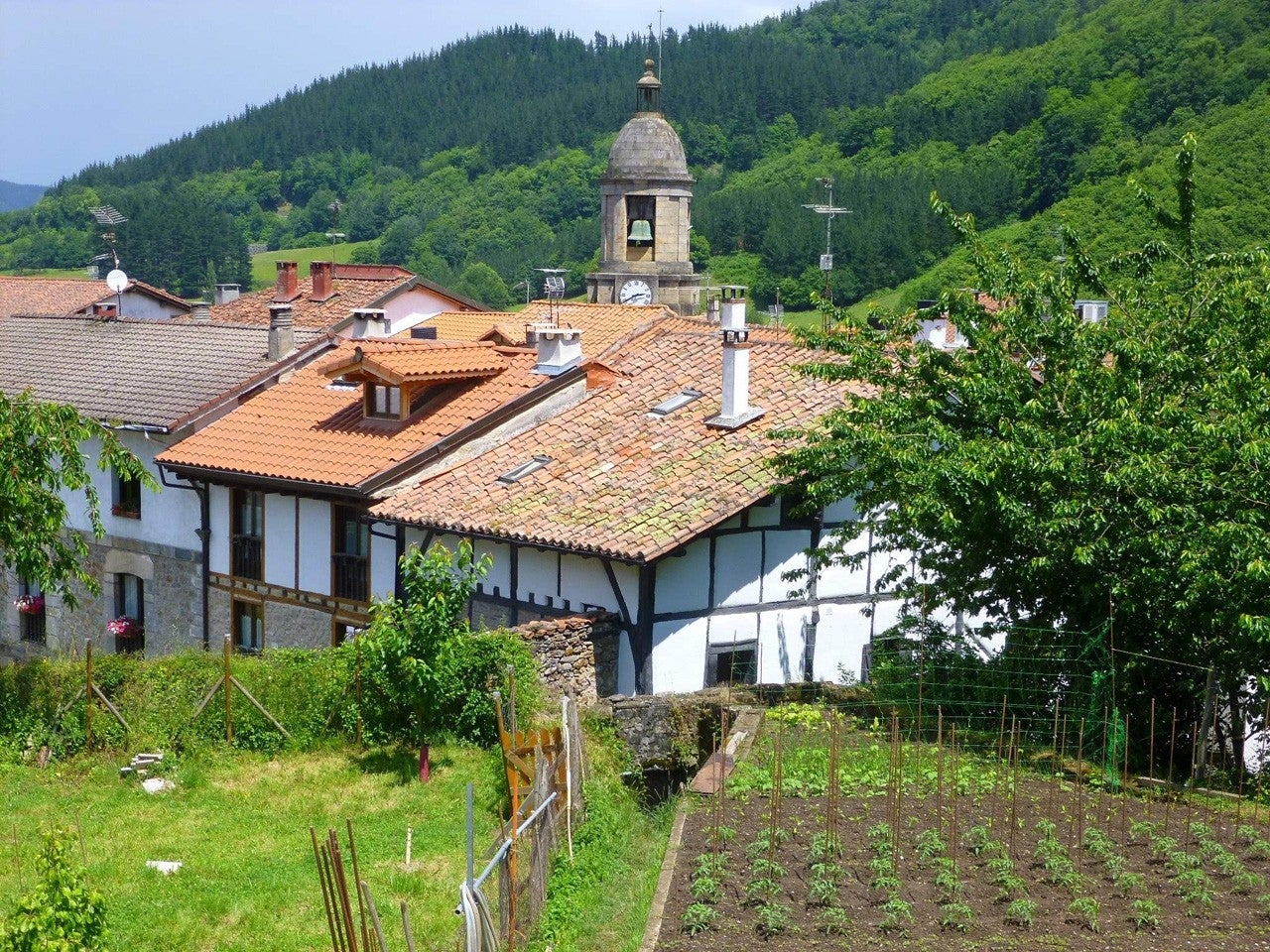 Leintz-Gatzaga
