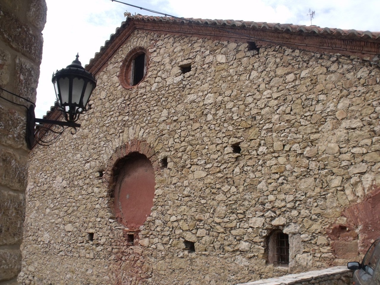 Linares de Mora