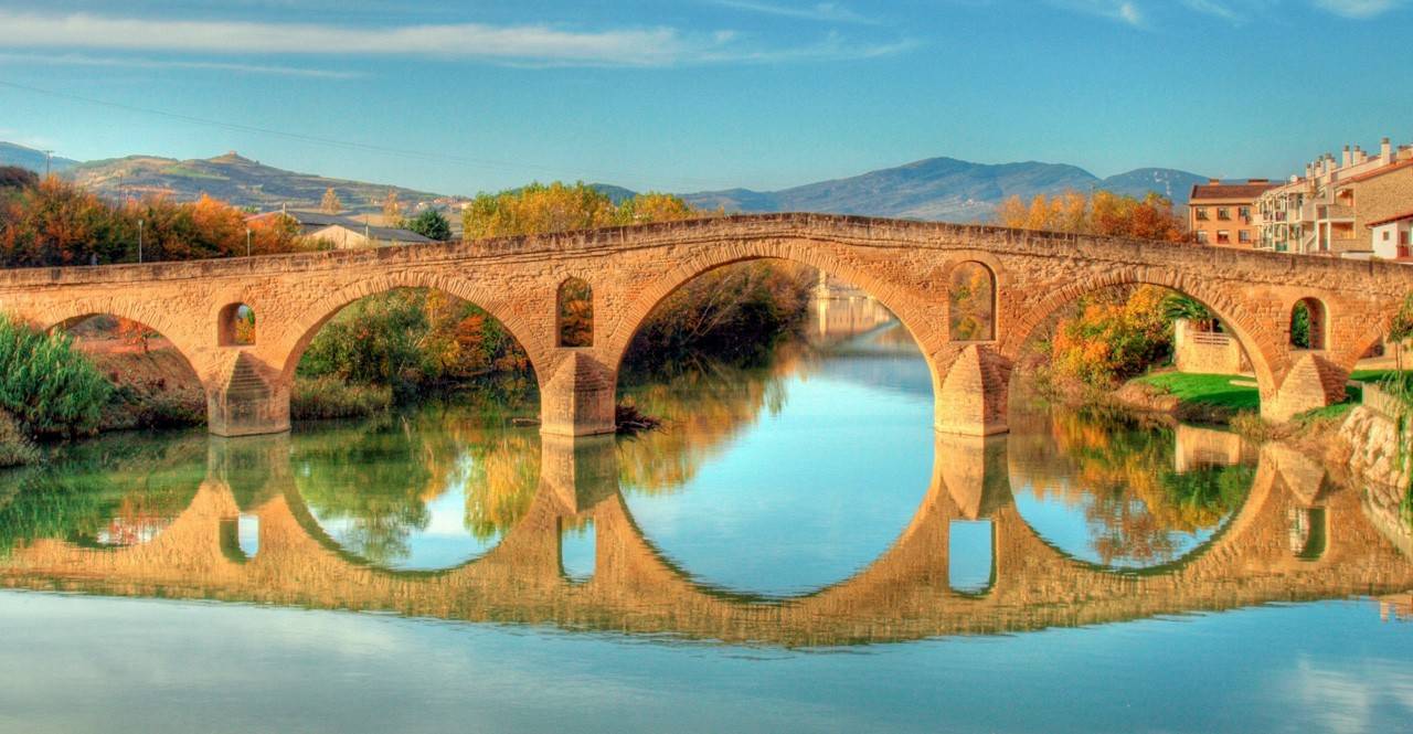 Puente la Reina/Gares